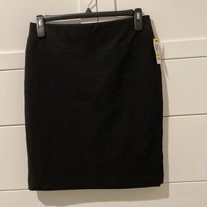 Alfani stretch skirt
Size M women’s